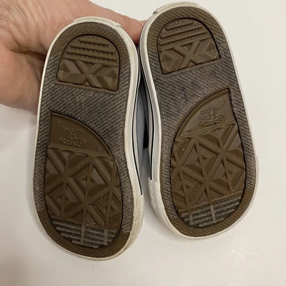 Converse Chuck Taylor All Star Infants Grey Hook and‎ Loop Sneakers 747695F 4